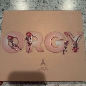 Jeffree Star Orgy Eyeshadow palette